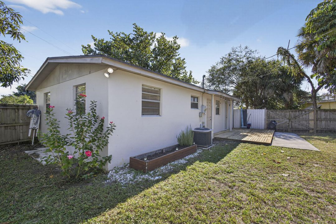 На продажу: $375,000 (3 спален, 1 ванн, 791 Квадратных фут)