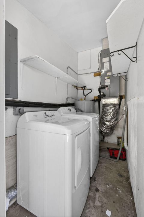 На продажу: $375,000 (3 спален, 1 ванн, 791 Квадратных фут)