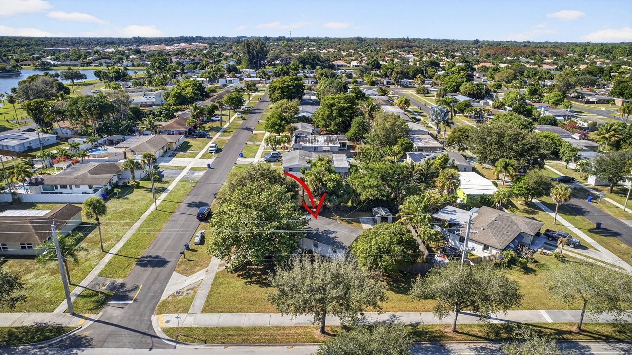 На продажу: $375,000 (3 спален, 1 ванн, 791 Квадратных фут)