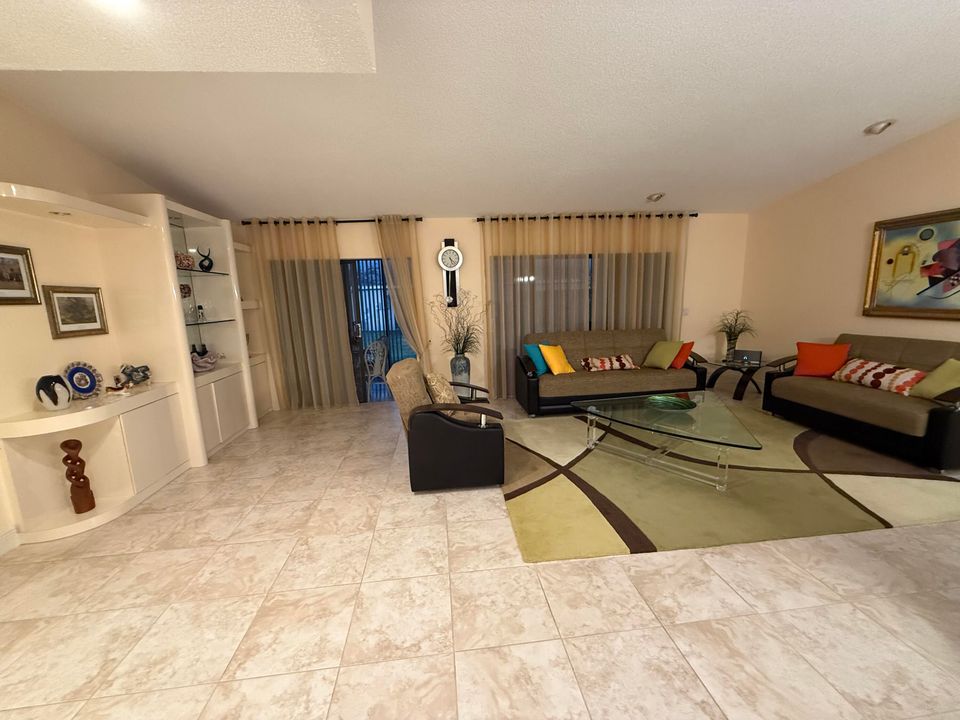 На продажу: $385,000 (2 спален, 2 ванн, 1619 Квадратных фут)