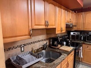 For Sale: $298,000 (2 beds, 2 baths, 1054 Square Feet)