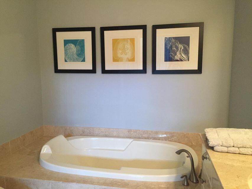 For Sale: $695,000 (1 beds, 1 baths, 959 Square Feet)