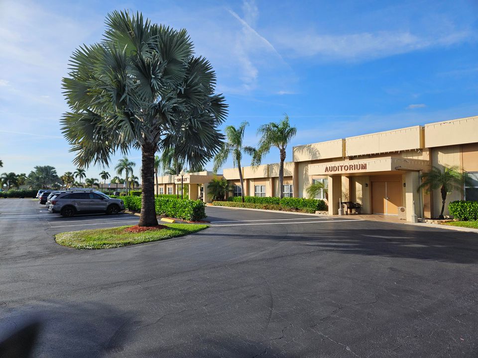 待售: $114,900 (1 贝兹, 1 浴室, 611 平方英尺)