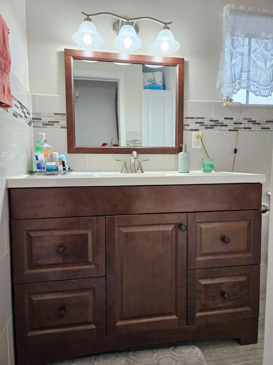 待售: $114,900 (1 贝兹, 1 浴室, 611 平方英尺)