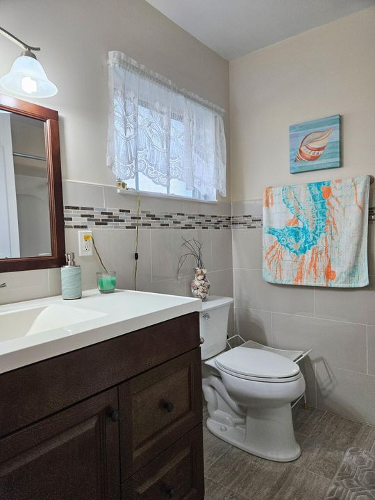 待售: $114,900 (1 贝兹, 1 浴室, 611 平方英尺)