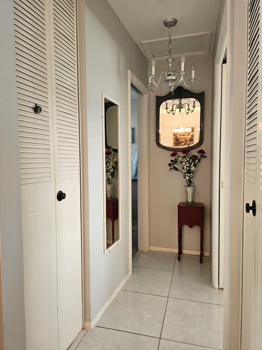 待售: $114,900 (1 贝兹, 1 浴室, 611 平方英尺)