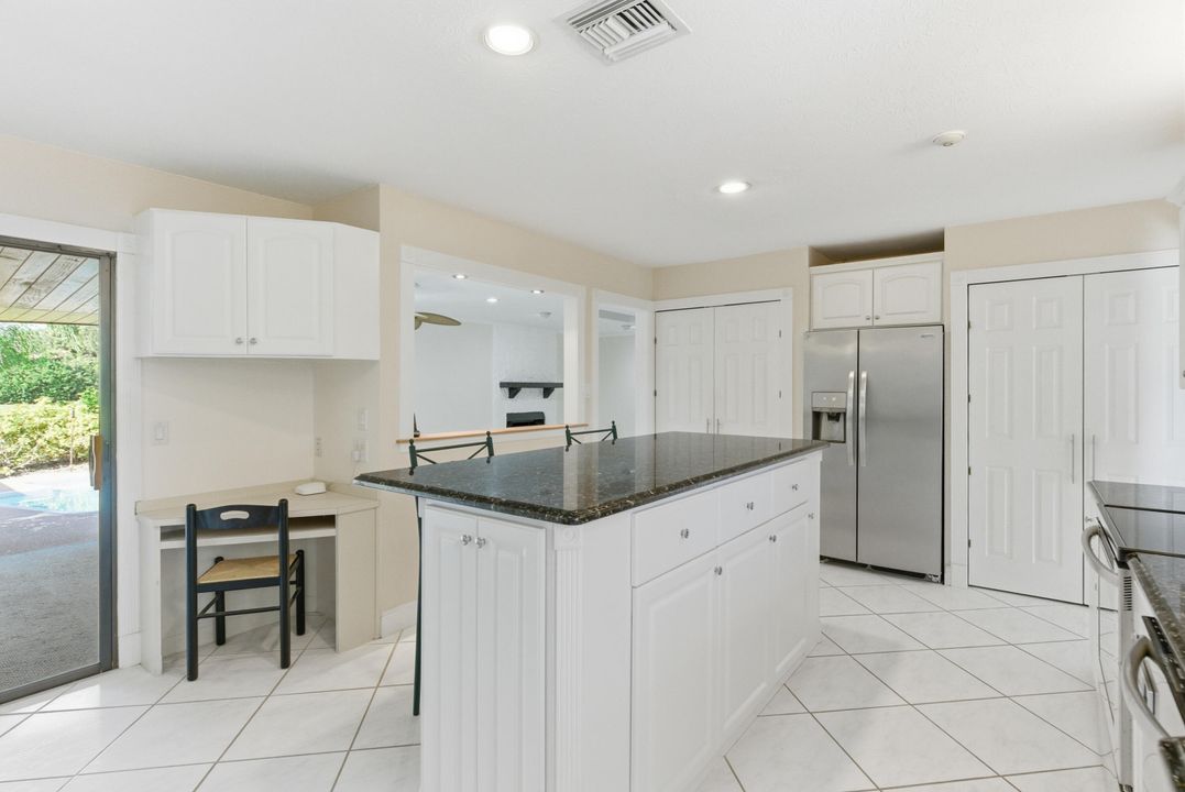 For Sale: $715,000 (4 beds, 3 baths, 2901 Square Feet)