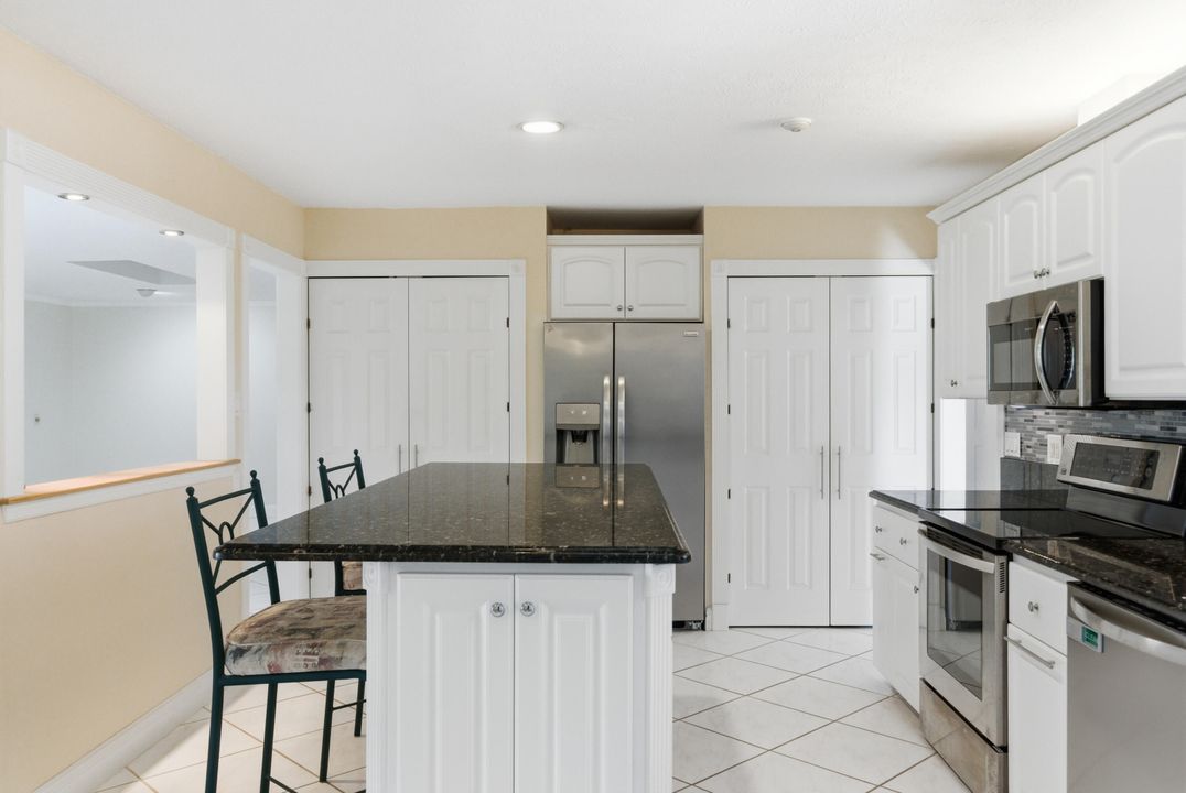 For Sale: $715,000 (4 beds, 3 baths, 2901 Square Feet)