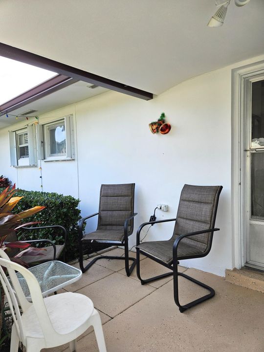 待售: $114,900 (1 贝兹, 1 浴室, 611 平方英尺)