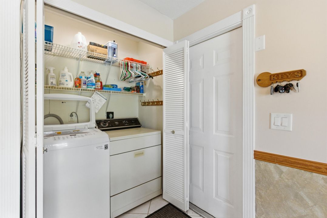 For Sale: $715,000 (4 beds, 3 baths, 2901 Square Feet)