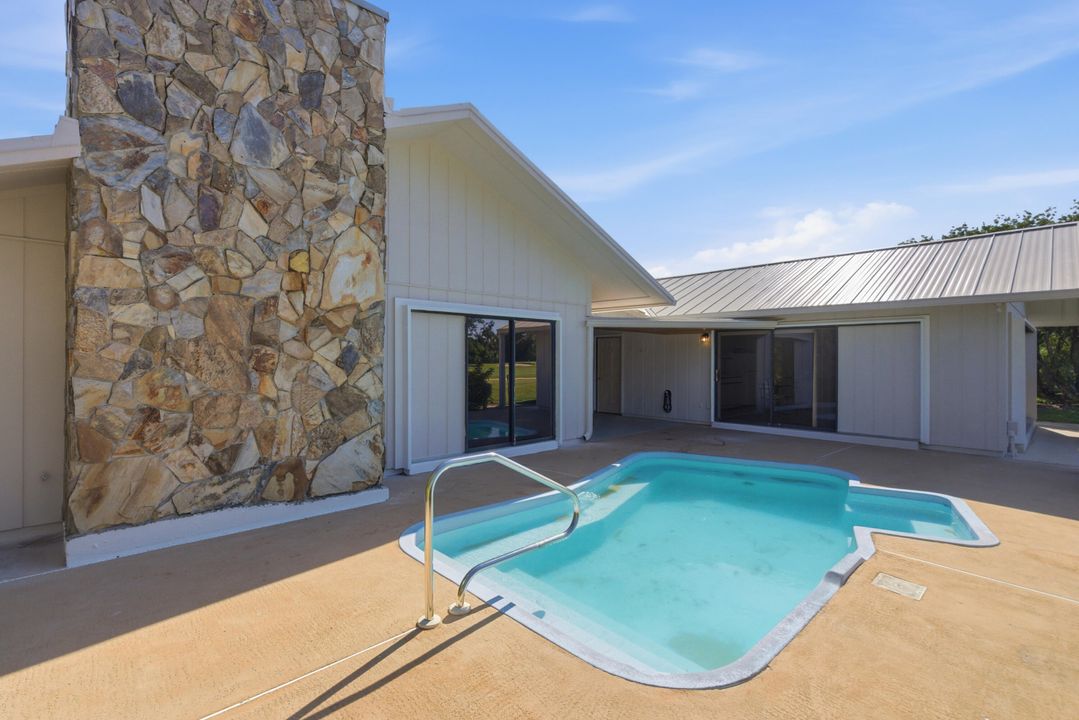 For Sale: $715,000 (4 beds, 3 baths, 2901 Square Feet)