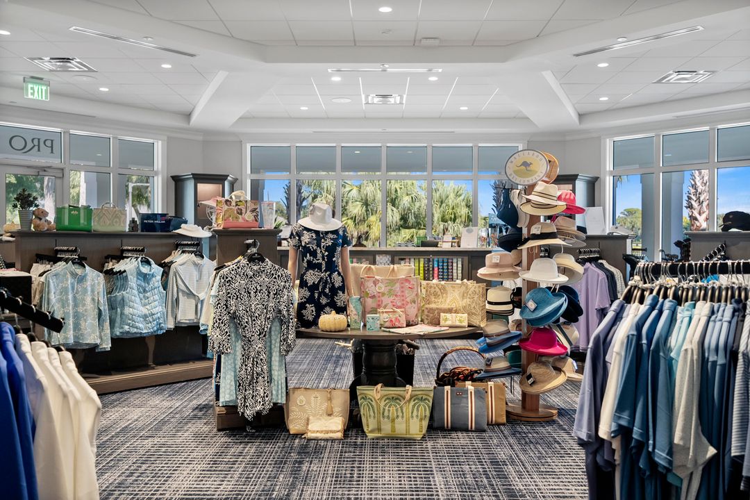 For Sale: $715,000 (4 beds, 3 baths, 2901 Square Feet)