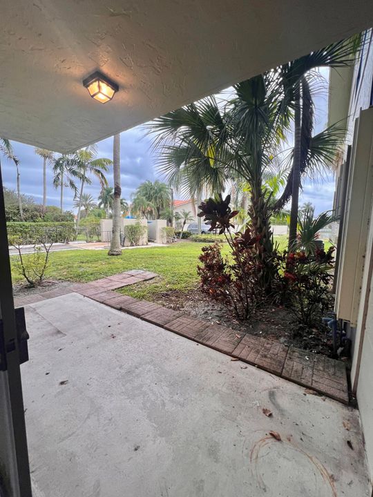 В аренду: $2,000 (2 спален, 2 ванн, 904 Квадратных фут)