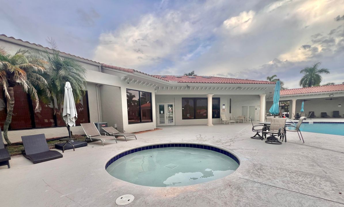 В аренду: $2,000 (2 спален, 2 ванн, 904 Квадратных фут)