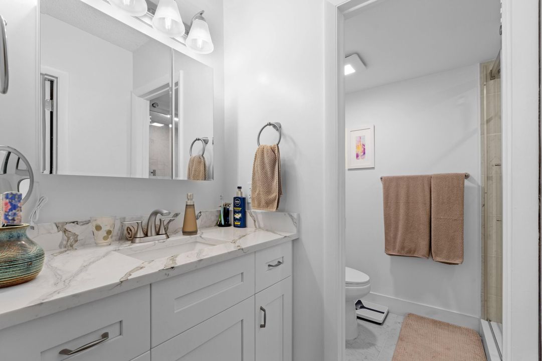 For Sale: $265,000 (2 beds, 2 baths, 1090 Square Feet)