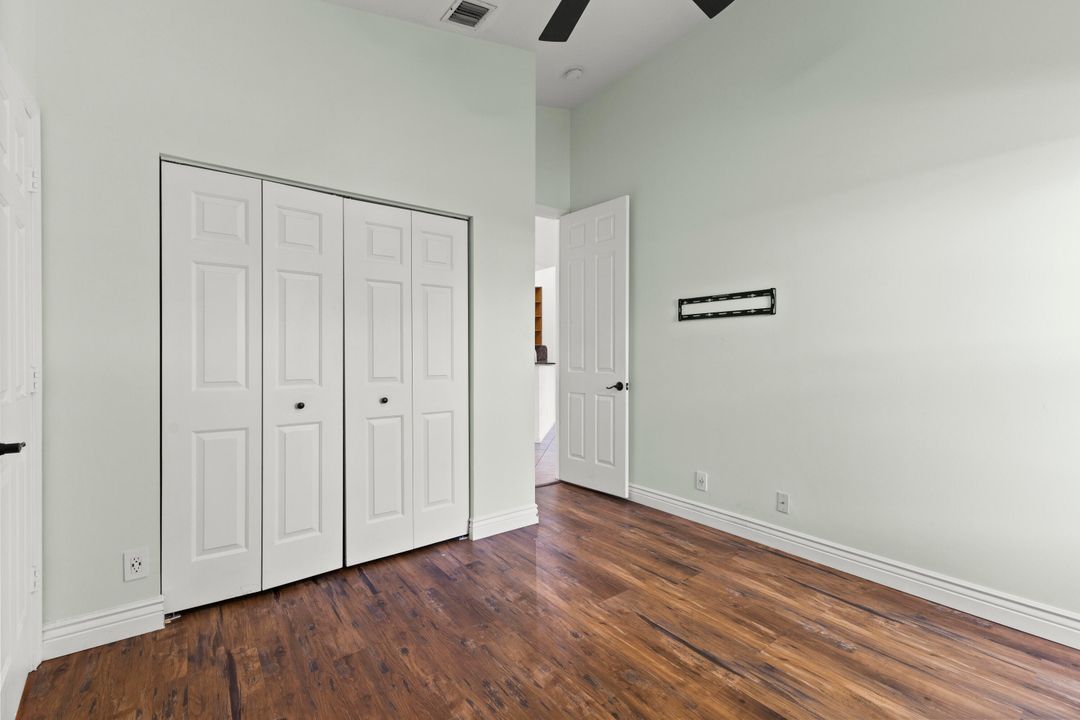 合同活跃: $799,000 (5 贝兹, 4 浴室, 2742 平方英尺)