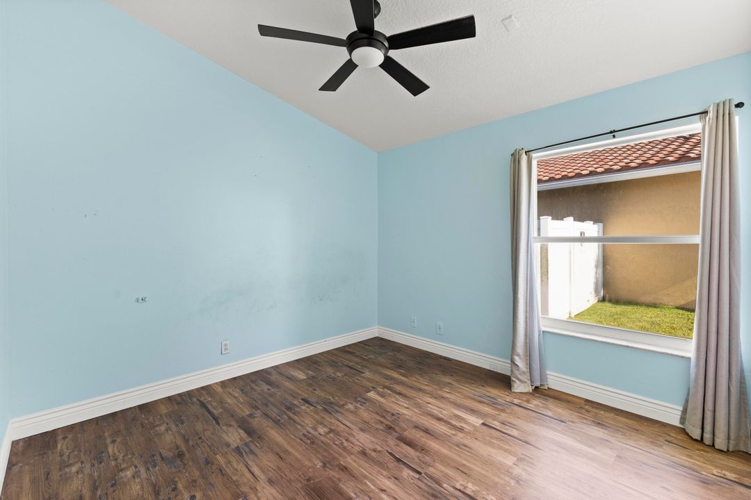 合同活跃: $799,000 (5 贝兹, 4 浴室, 2742 平方英尺)