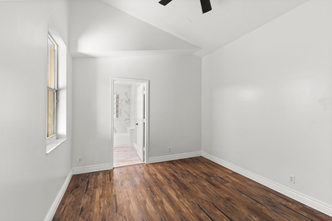 合同活跃: $799,000 (5 贝兹, 4 浴室, 2742 平方英尺)