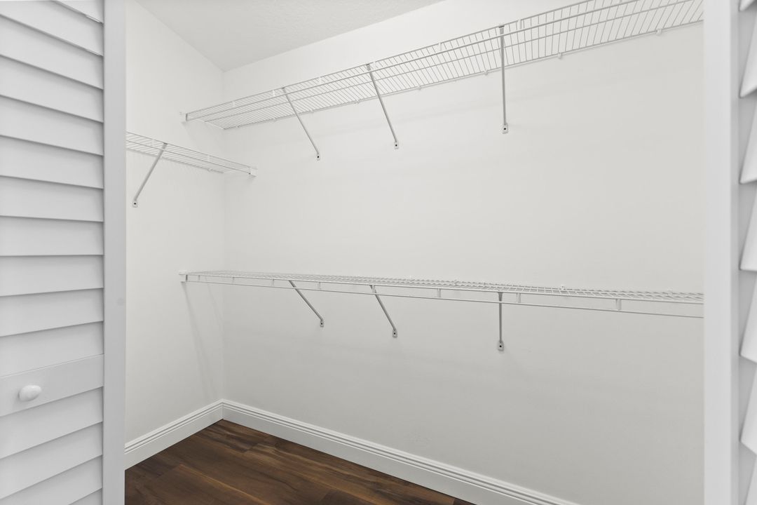 合同活跃: $799,000 (5 贝兹, 4 浴室, 2742 平方英尺)