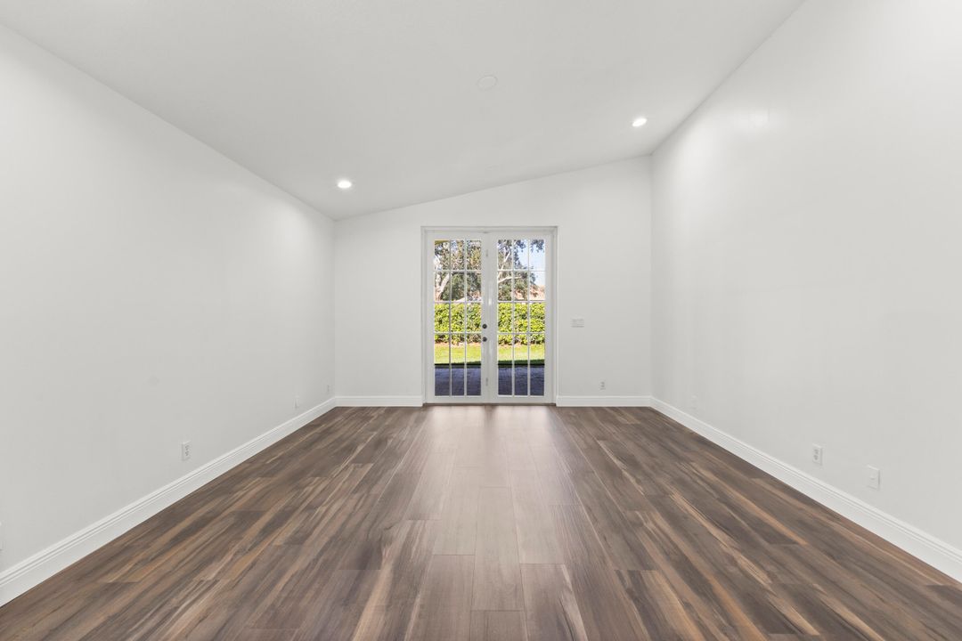 合同活跃: $799,000 (5 贝兹, 4 浴室, 2742 平方英尺)