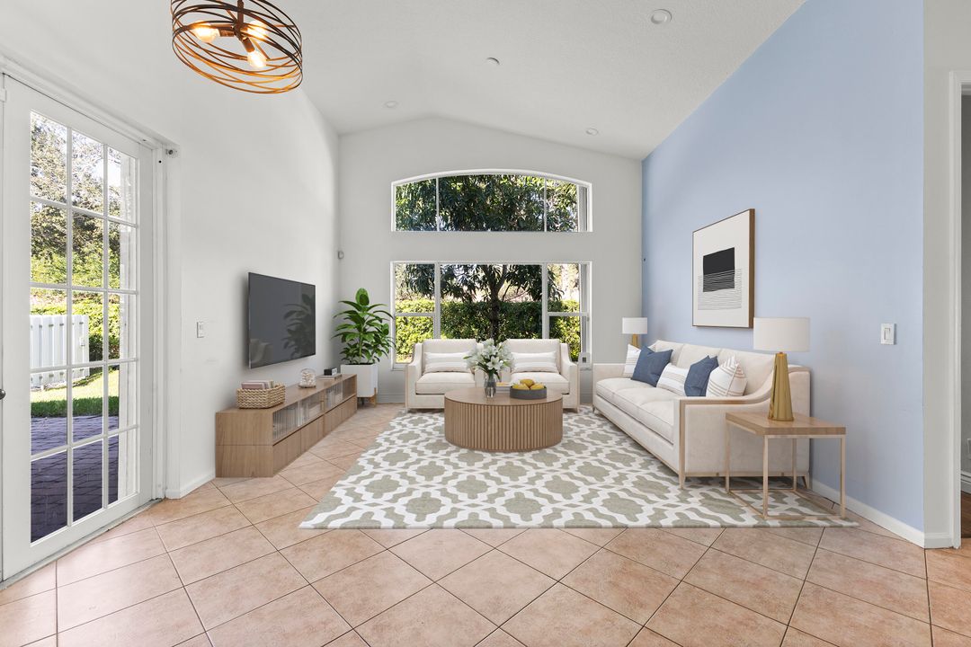 合同活跃: $799,000 (5 贝兹, 4 浴室, 2742 平方英尺)