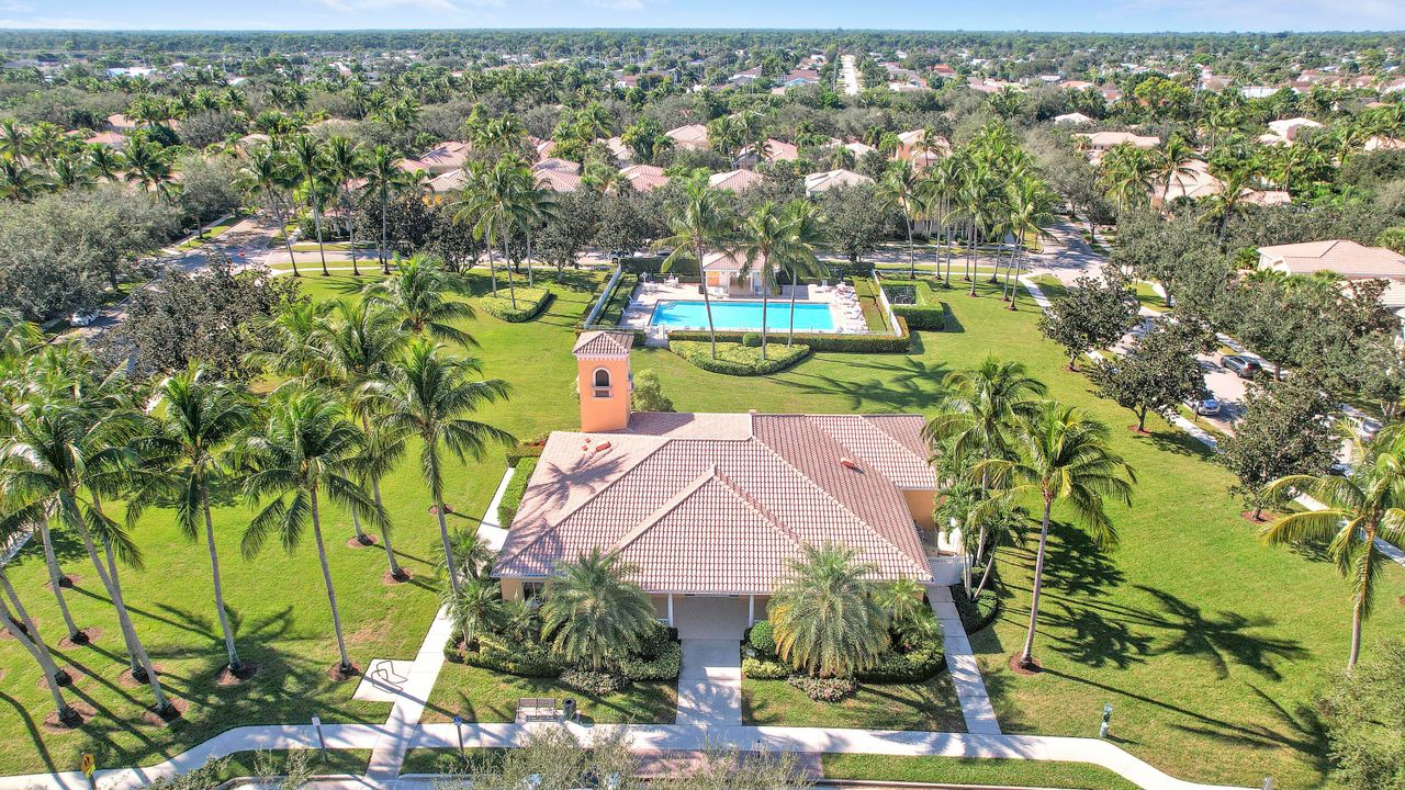 For Rent: $3,600 (3 beds, 3 baths, 1830 Square Feet)