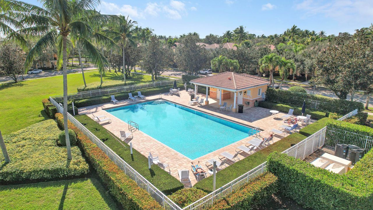 For Rent: $3,600 (3 beds, 3 baths, 1830 Square Feet)