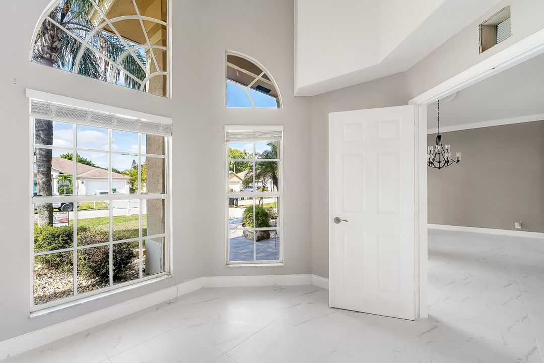 Под контрактом: $3,400 (3 спален, 2 ванн, 2076 Квадратных фут)