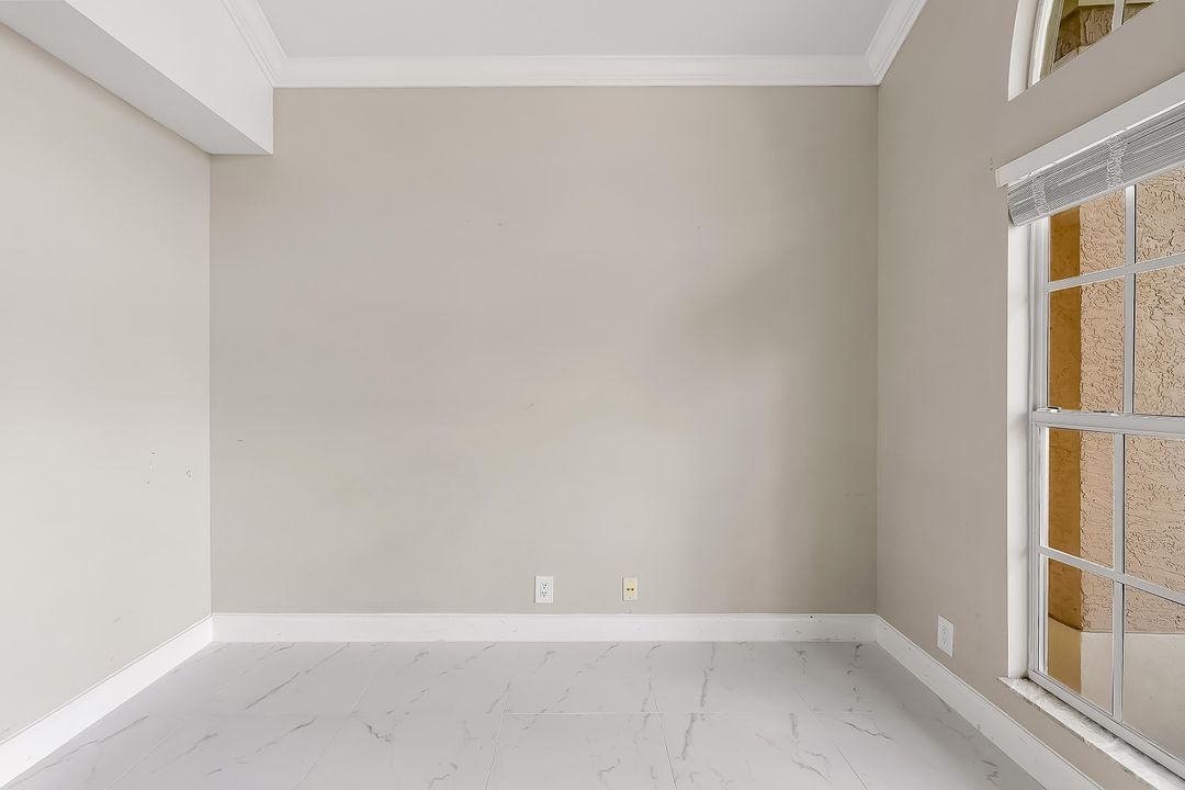 Под контрактом: $3,400 (3 спален, 2 ванн, 2076 Квадратных фут)