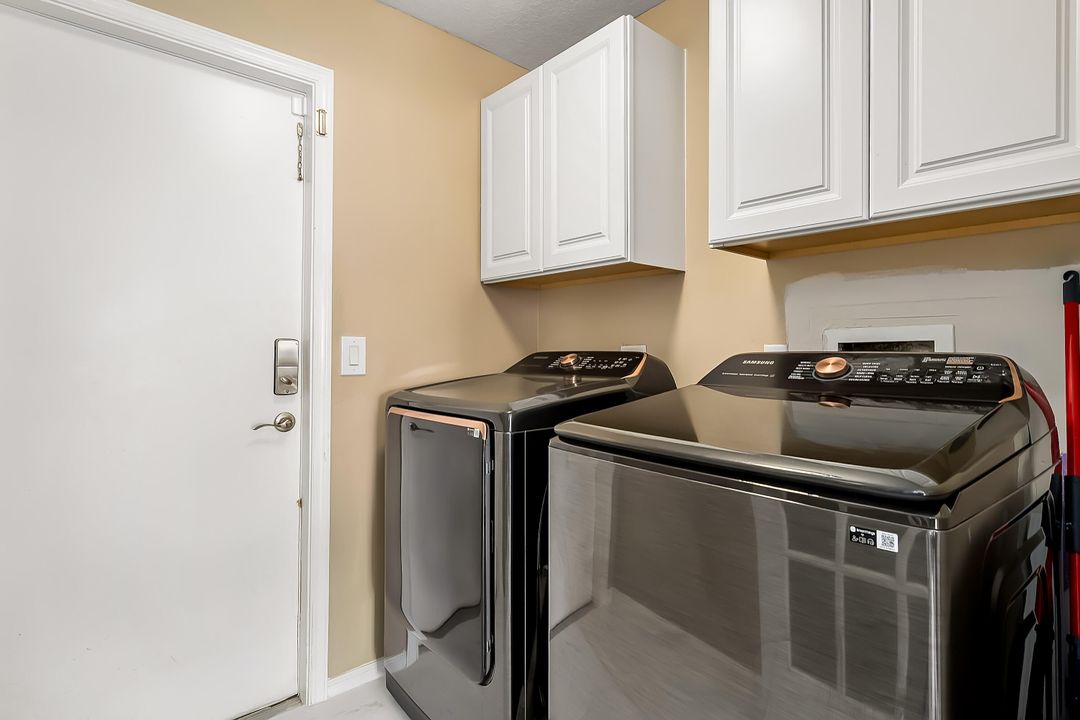 Под контрактом: $3,400 (3 спален, 2 ванн, 2076 Квадратных фут)