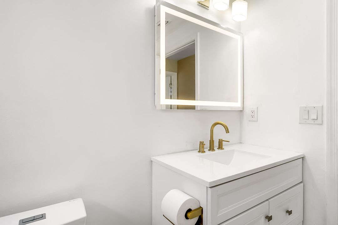 Под контрактом: $3,400 (3 спален, 2 ванн, 2076 Квадратных фут)