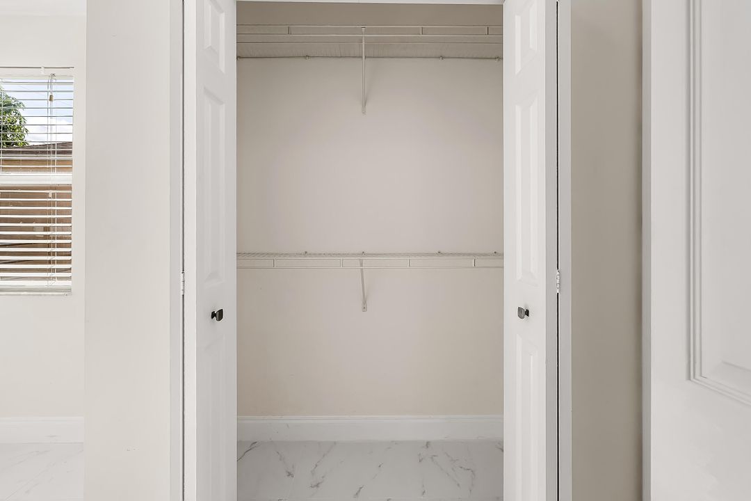 Под контрактом: $3,400 (3 спален, 2 ванн, 2076 Квадратных фут)