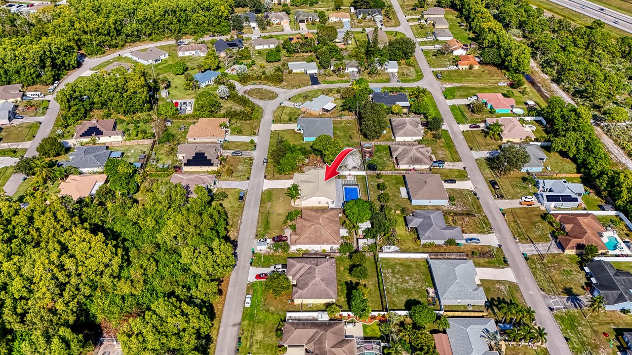 Под контрактом: $3,400 (3 спален, 2 ванн, 2076 Квадратных фут)