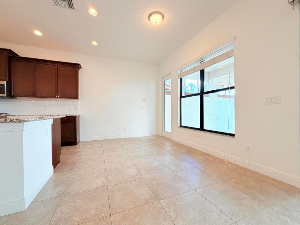 For Rent: $8,500 (5 beds, 5 baths, 3760 Square Feet)