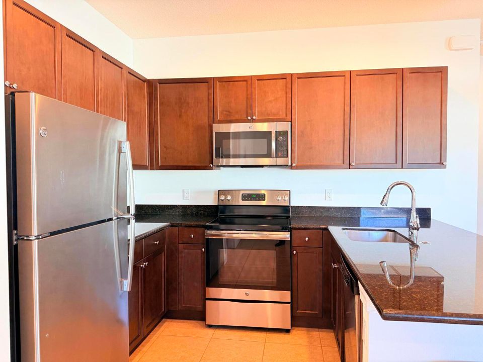 For Rent: $8,500 (5 beds, 5 baths, 3760 Square Feet)