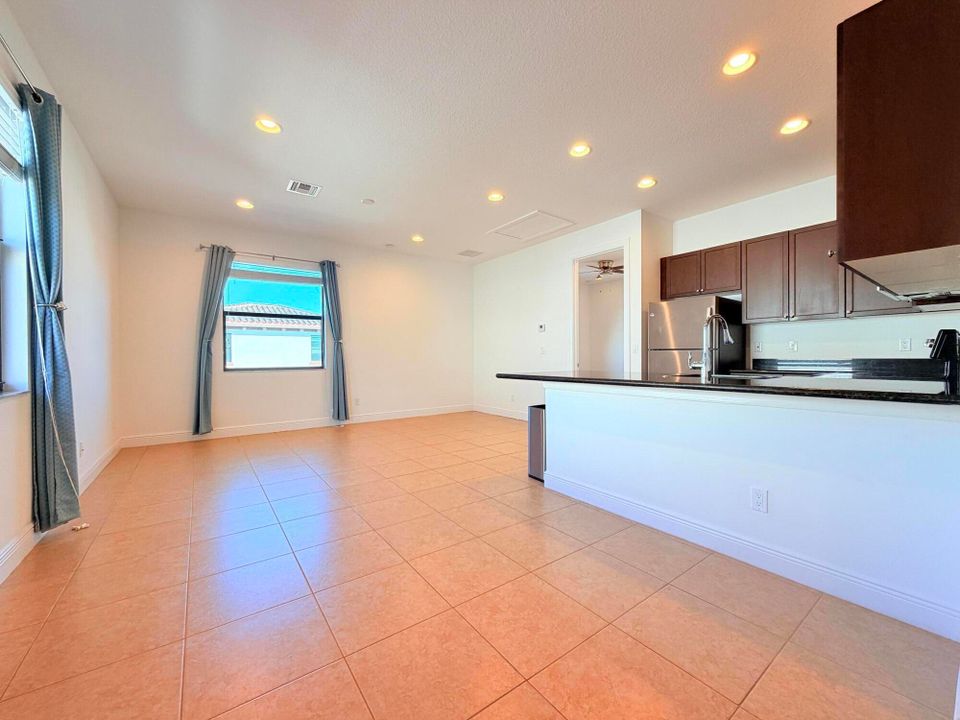 For Rent: $8,500 (5 beds, 5 baths, 3760 Square Feet)