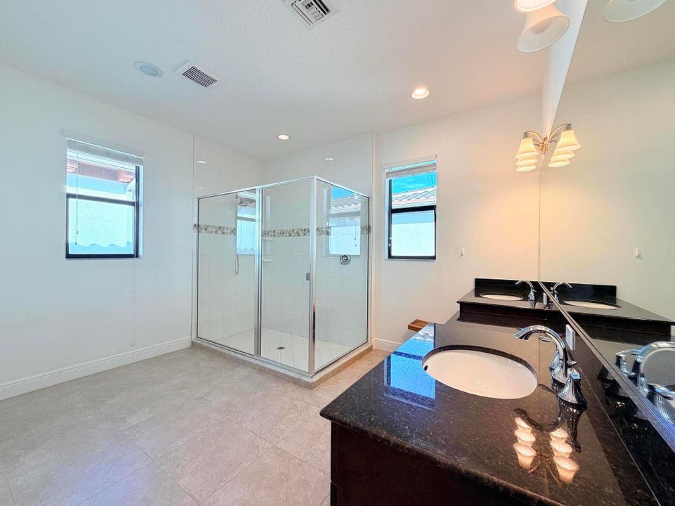 For Rent: $8,500 (5 beds, 5 baths, 3760 Square Feet)