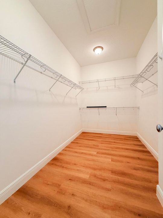 For Rent: $8,500 (5 beds, 5 baths, 3760 Square Feet)