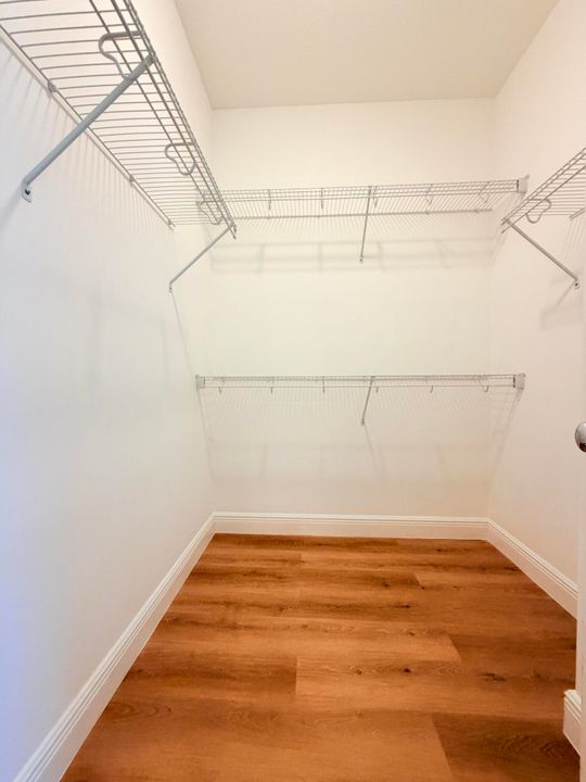 For Rent: $8,500 (5 beds, 5 baths, 3760 Square Feet)