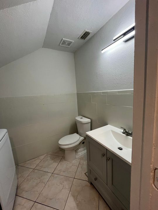 На продажу: $299,000 (3 спален, 2 ванн, 1226 Квадратных фут)