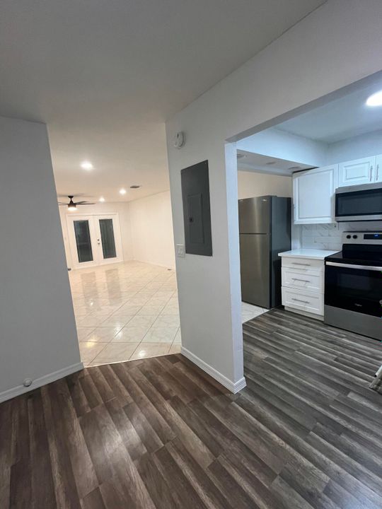 На продажу: $299,000 (3 спален, 2 ванн, 1226 Квадратных фут)