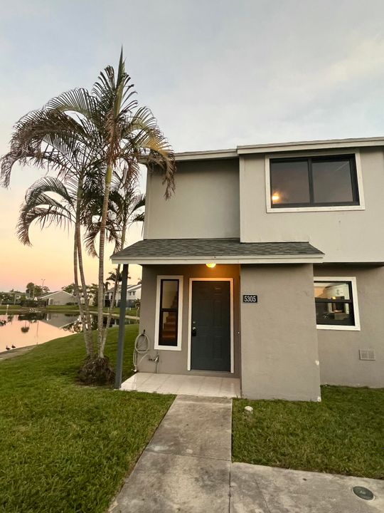 На продажу: $299,000 (3 спален, 2 ванн, 1226 Квадратных фут)