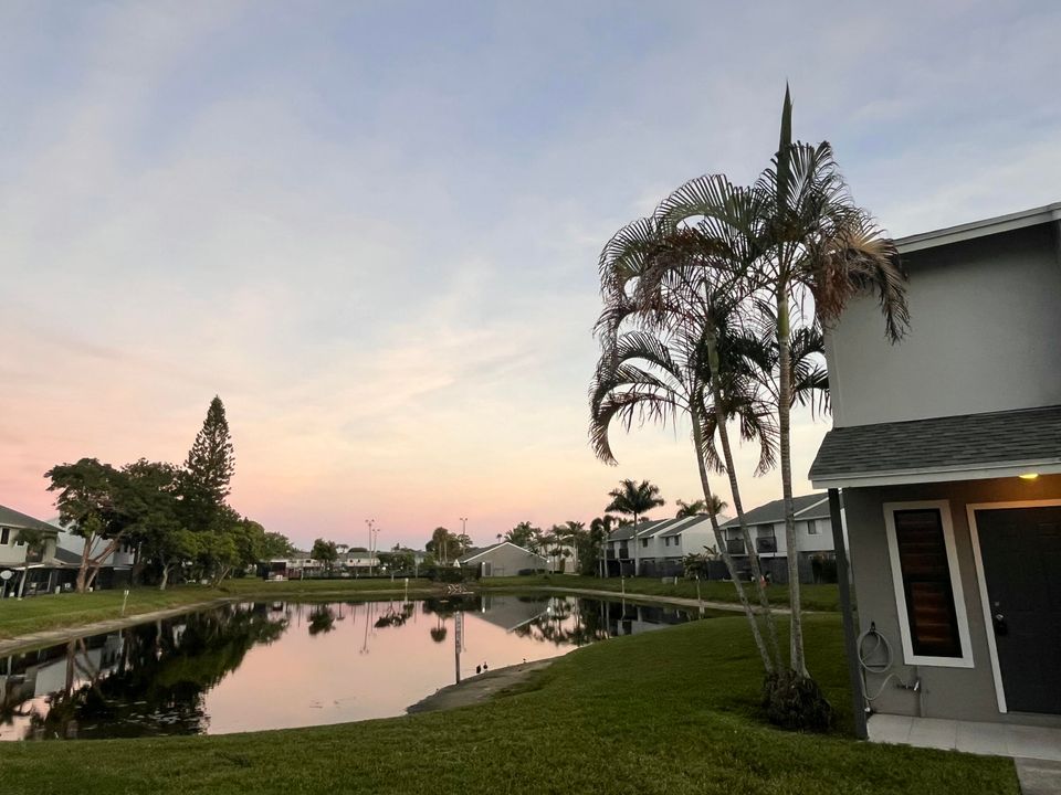 На продажу: $299,000 (3 спален, 2 ванн, 1226 Квадратных фут)