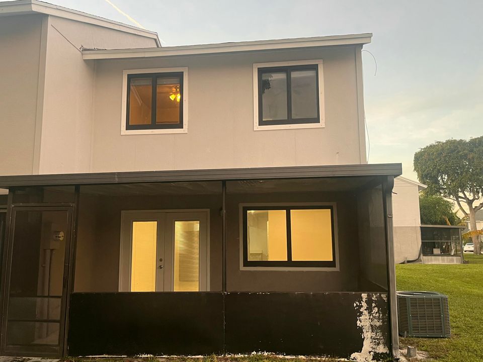 На продажу: $299,000 (3 спален, 2 ванн, 1226 Квадратных фут)