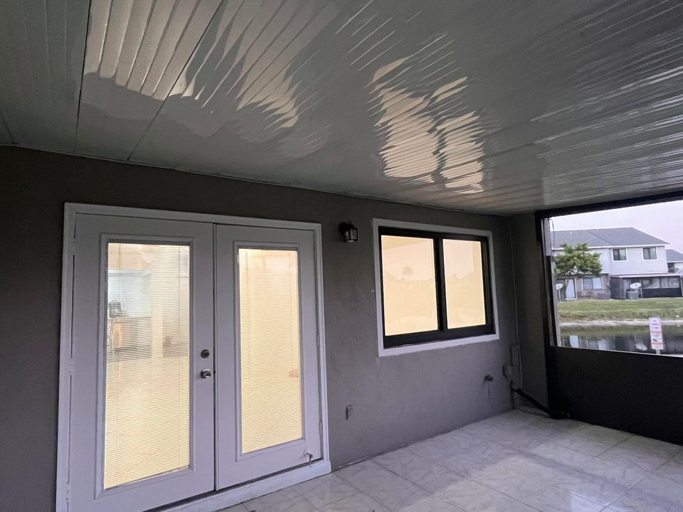 На продажу: $299,000 (3 спален, 2 ванн, 1226 Квадратных фут)