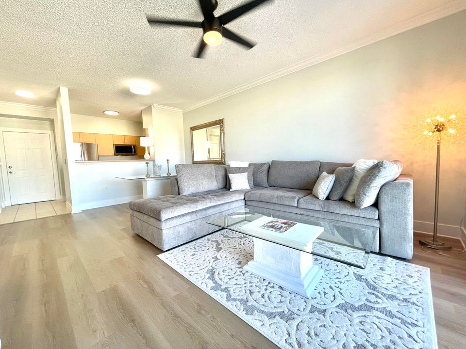 En Renta: $3,990 (1 camas, 1 baños, 696 Pies cuadrados)