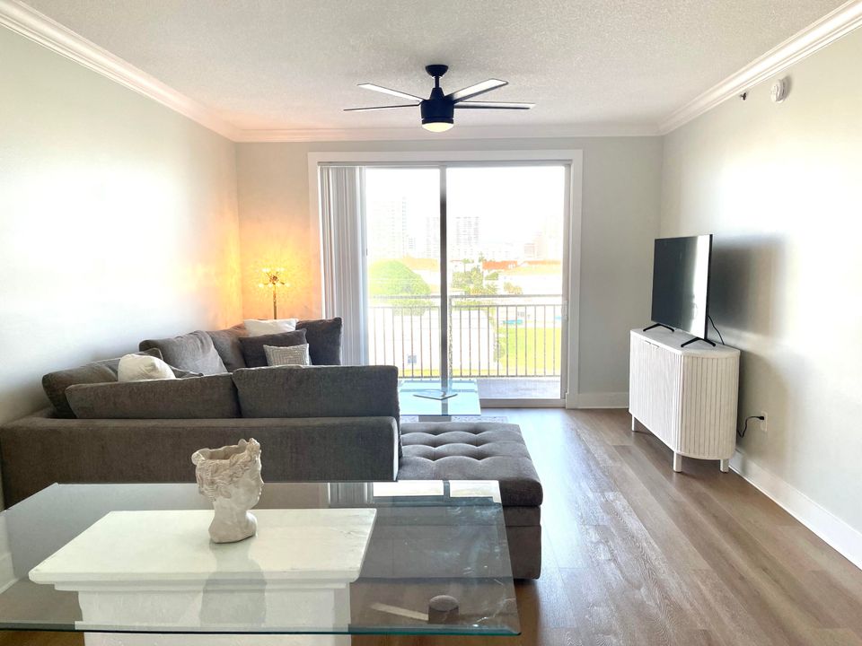 En Renta: $3,990 (1 camas, 1 baños, 696 Pies cuadrados)