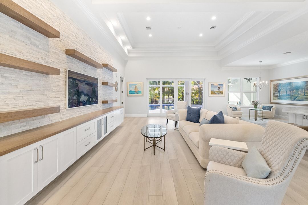 En Venta: $2,749,900 (4 camas, 3 baños, 2866 Pies cuadrados)