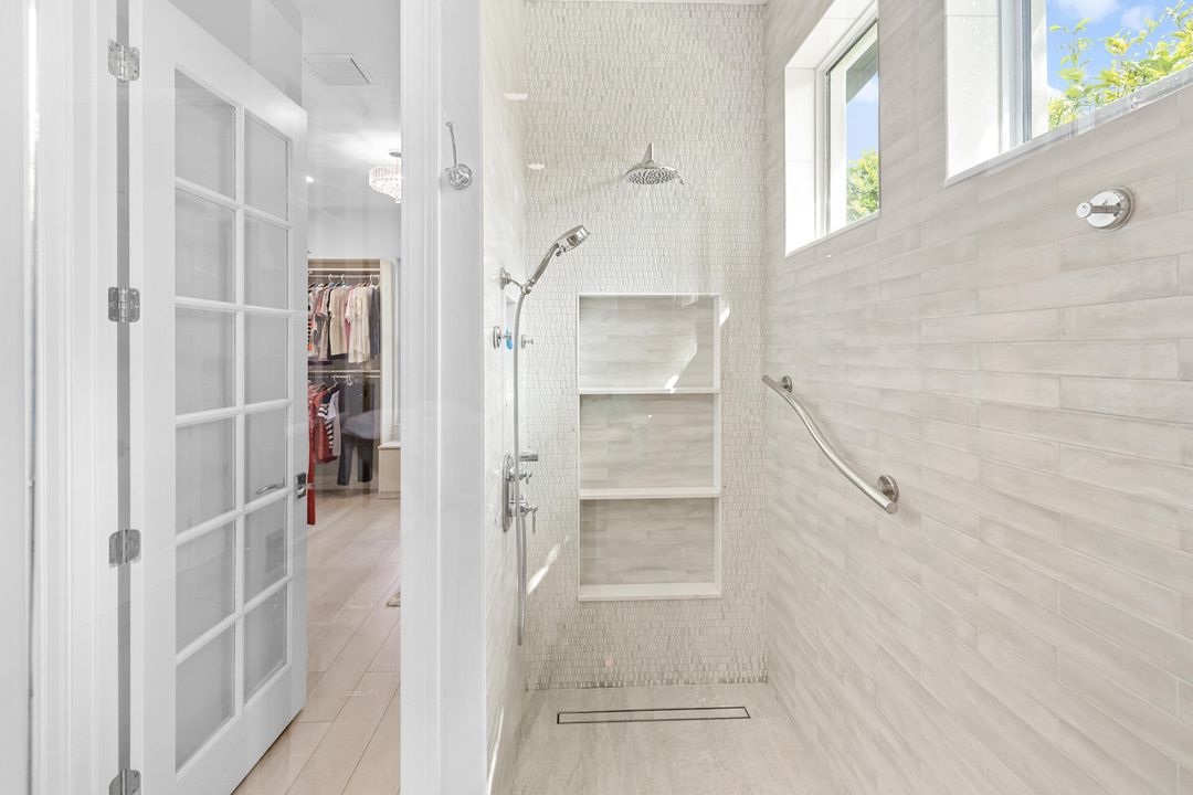 En Venta: $2,749,900 (4 camas, 3 baños, 2866 Pies cuadrados)