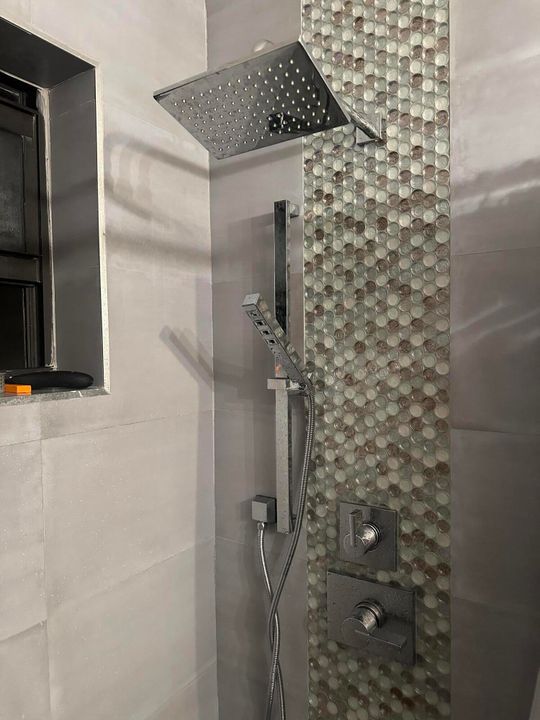 For Sale: $950,000 (3 beds, 2 baths, 1624 Square Feet)